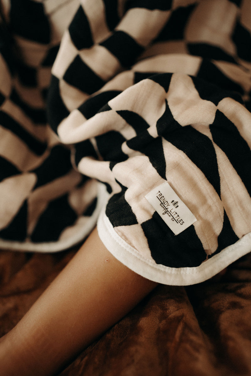 Wavy Checker Organic Muslin Quilt