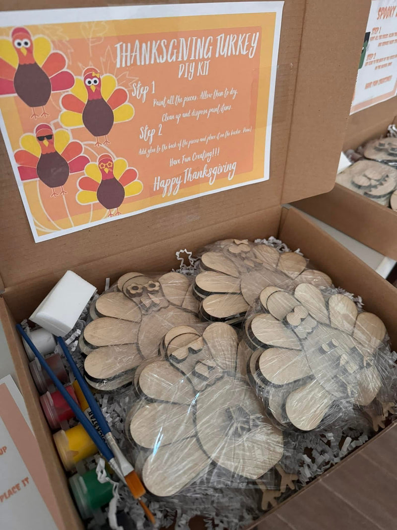 DIY HOLIDAY CRAFT KITS
